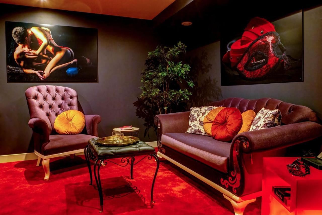: Playroom Apartment *